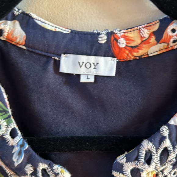 Never worn Voy navy floral dress with puff sleeves! - Picture 3 of 6